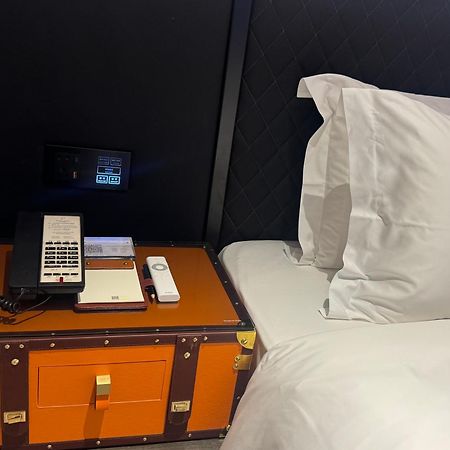 Paco Hotel Datang Metro Canton Esterno foto