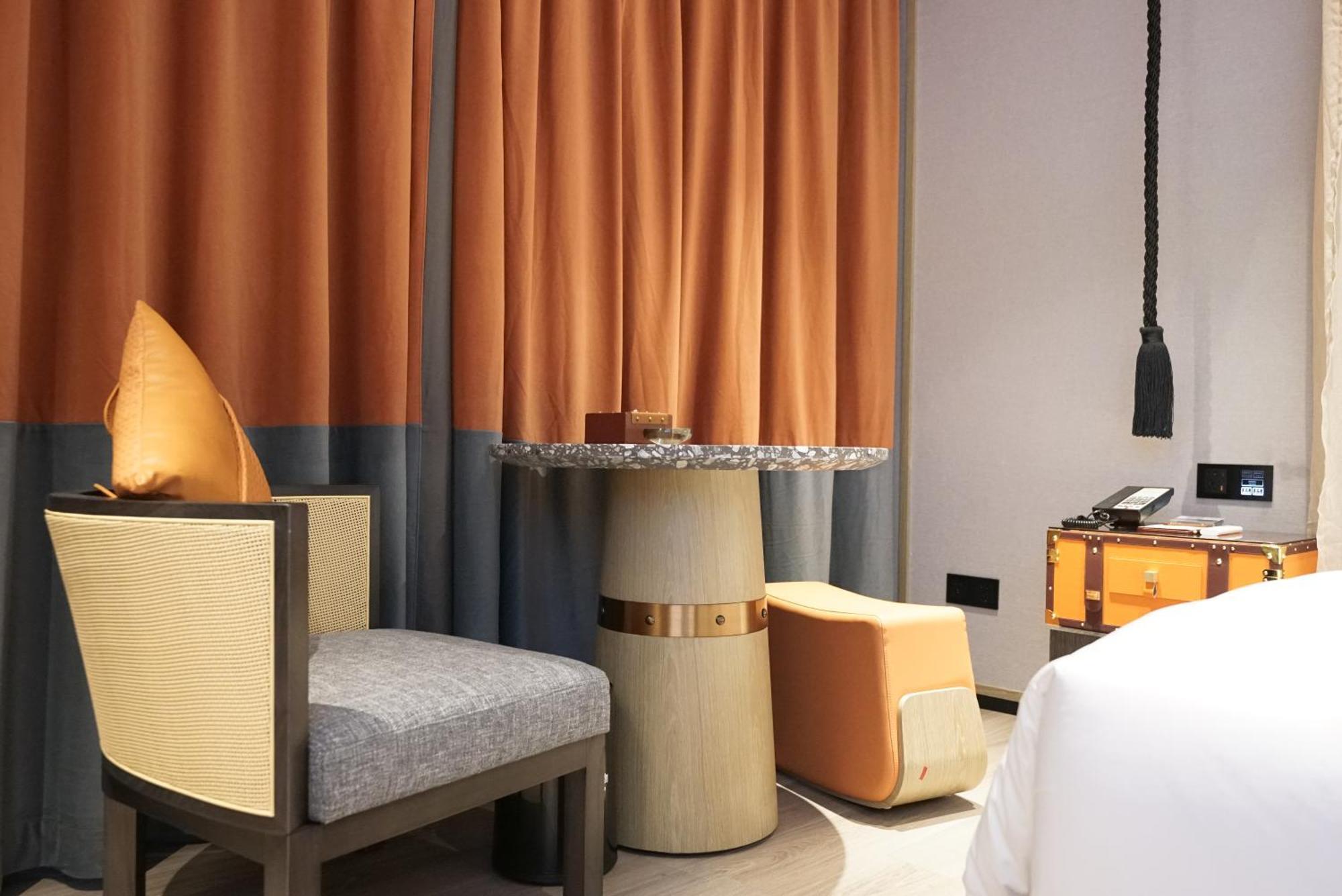 Paco Hotel Datang Metro Canton Esterno foto